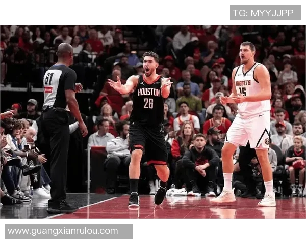 勇士队不敌掘金队，三连败状态不佳：战术调整与心理重建的双重挑战